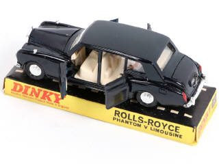 Lot 378 - DINKY TOYS (FRANCE) (3)