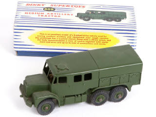 Lot 352 - DINKY TOYS (GB) (2)