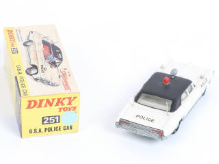Lot 326 - DINKY TOYS (GB) (1)