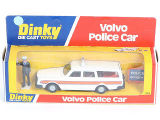 Lot 361 - DINKY TOYS (GB) (3)