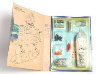 Lot 363 - DINKY TOYS (GB) (3)