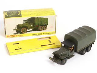 Lot 370 - DINKY TOYS (FRANCE) (1)