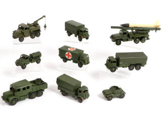 Lot 365 - DINKY TOYS (GB) (9)