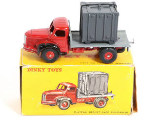 Lot 369 - DINKY TOYS (FRANCE) (1)