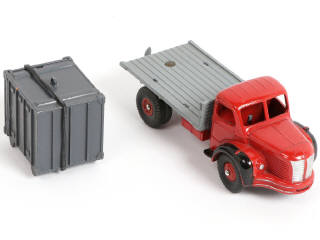 Lot 369 - DINKY TOYS (FRANCE) (1)