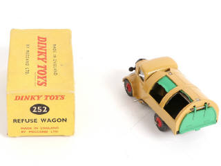Lot 320 - DINKY TOYS (2)