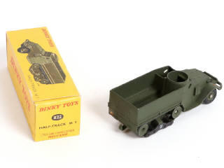 Lot 379 - DINKY TOYS (FRANCE) (4)