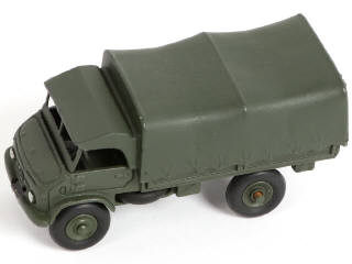 Lot 381 - DINKY TOYS (FRANCE) (5)