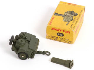 Lot 381 - DINKY TOYS (FRANCE) (5)