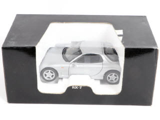 Lot 31 - KYOSHO (JAPON) (2)