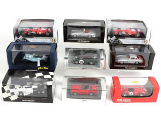 Lot 61 - DIVERS (9)