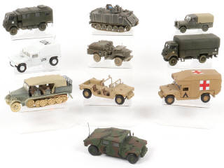 Lot 62 - DIVERS (10)
