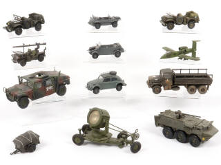 Lot 74 - DIVERS (12)