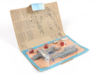 Lot 332 - DINKY TOYS (GB) (2)