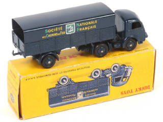 Lot 307 - DINKY TOYS (FRANCE) (1)