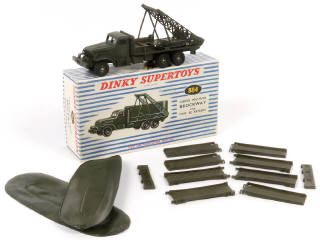 Lot 310 - DINKY TOYS (FRANCE) (1)