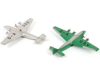 Lot 333 - DINKY TOYS (GB) (2)