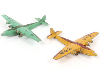 Lot 336 - DINKY TOYS (GB) (2)