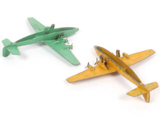 Lot 336 - DINKY TOYS (GB) (2)