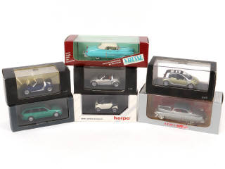 Lot 53 - DIVERS (7)