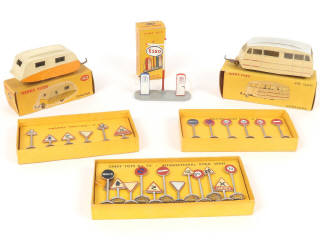 Lot 356 - DINKY TOYS (6)