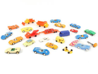 Lot 81 - DIVERS (23)
