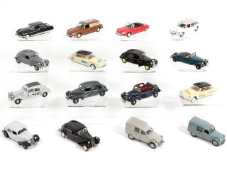 Lot 97 - DIVERS (16)
