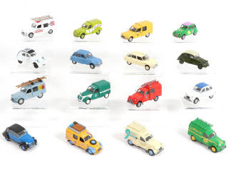 Lot 98 - DIVERS (16)