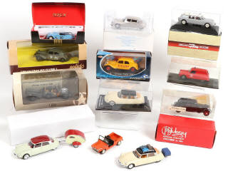Lot 52 - DIVERS (12)