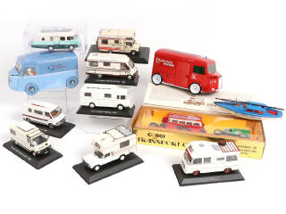 Lot 76 - DIVERS (13)