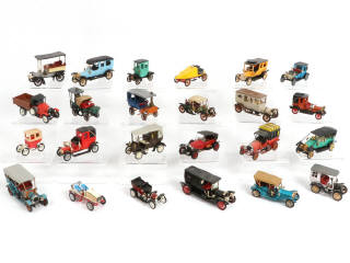 Lot 144 - DIVERS (24)