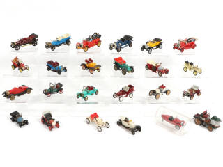 Lot 147 - DIVERS (24)