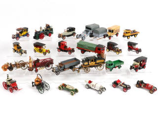 Lot 148 - DIVERS (24)
