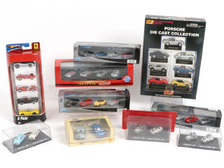 Lot 48 - DIVERS (36)