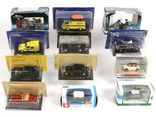Lot 57 - DIVERS (12)