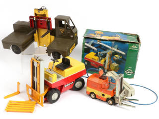 Lot 23 - DIVERS (3)