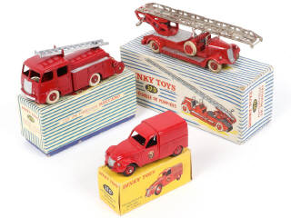Lot 297 - DINKY TOYS (FRANCE) (3)