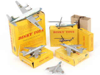 Lot 304 - DINKY TOYS (FRANCE) (5)
