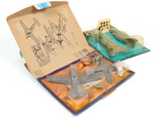 Lot 223 - DINKY TOYS (GB) (2)