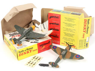 Lot 228 - DINKY TOYS (GB) (2)