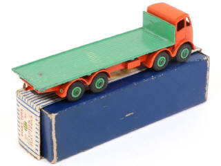 Lot 221 - DINKY TOYS (GB) (1)