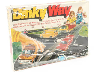 Lot 222 - DINKY TOYS (GB) (1)