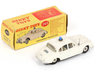 Lot 217 - DINKY TOYS (GB) (1)
