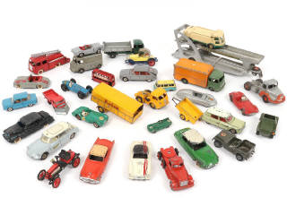 Lot 90 - DIVERS (35)