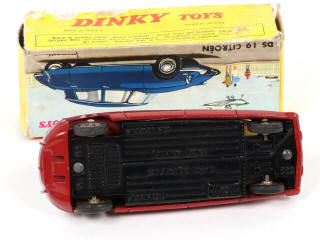 Lot 262 - DINKY TOYS (FRANCE) (1)