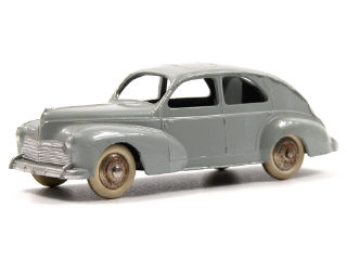 Lot 737 - DINKY TOYS FRANCE (1)