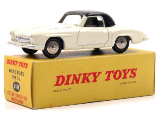 Lot 747 - DINKY TOYS (FRANCE) (1)