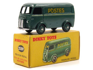 Lot 798 - DINKY TOYS (FRANCE) (1)