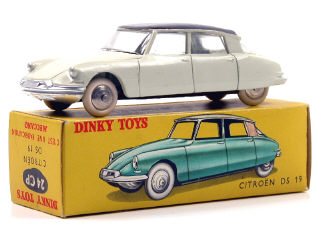 Lot 743 - DINKY TOYS (FRANCE) (1)