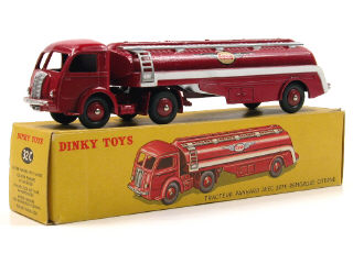 Lot 802 - DINKY TOYS (FRANCE) (1)